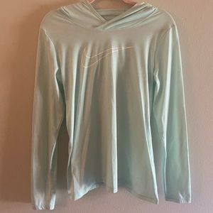 Thin, hooded Nike pullover